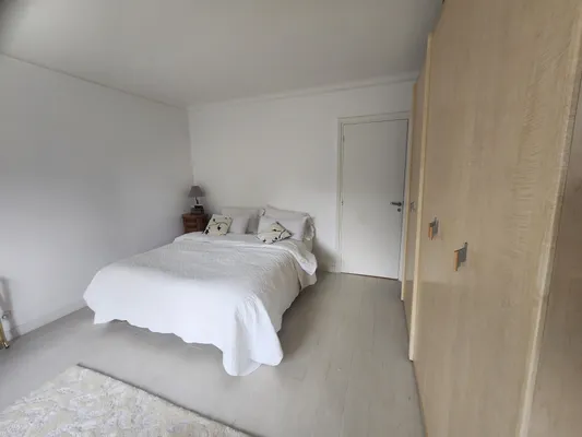 Bright apartment with balcony, hot tub, and breathtaking view of the river